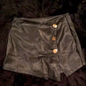 Leather skirt/shorts